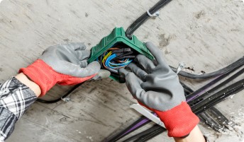 Комплексная замена ветхой проводки с прокладкой новых линий